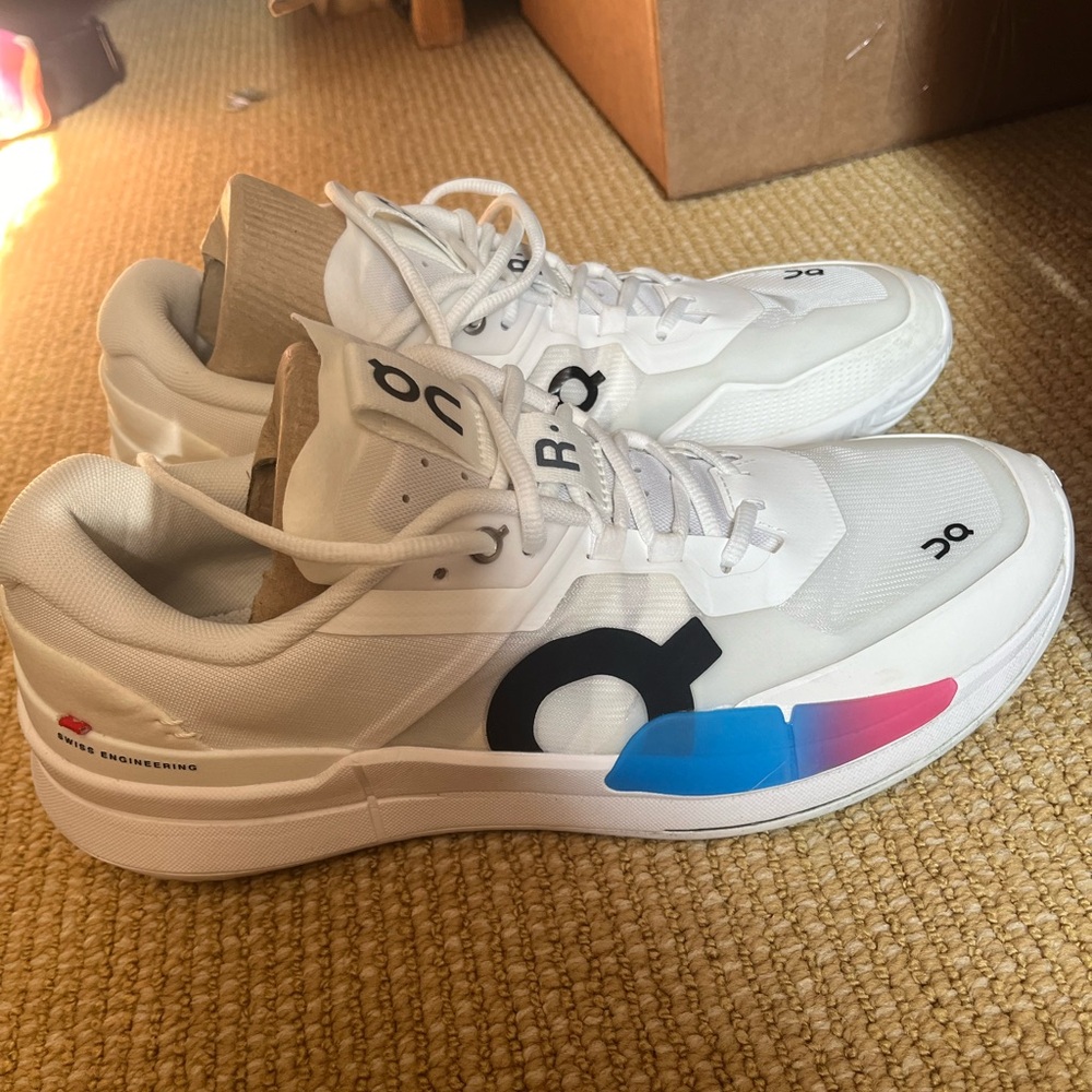 The Roger Pro 2 On cloud tennis shoes